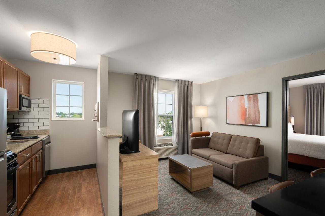 Candlewood Suites St Louis St Charles By Ihg Saint Charles Exterior photo
