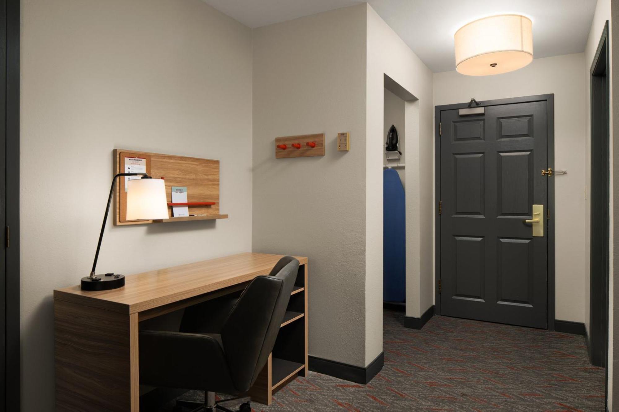 Candlewood Suites St Louis St Charles By Ihg Saint Charles Exterior photo