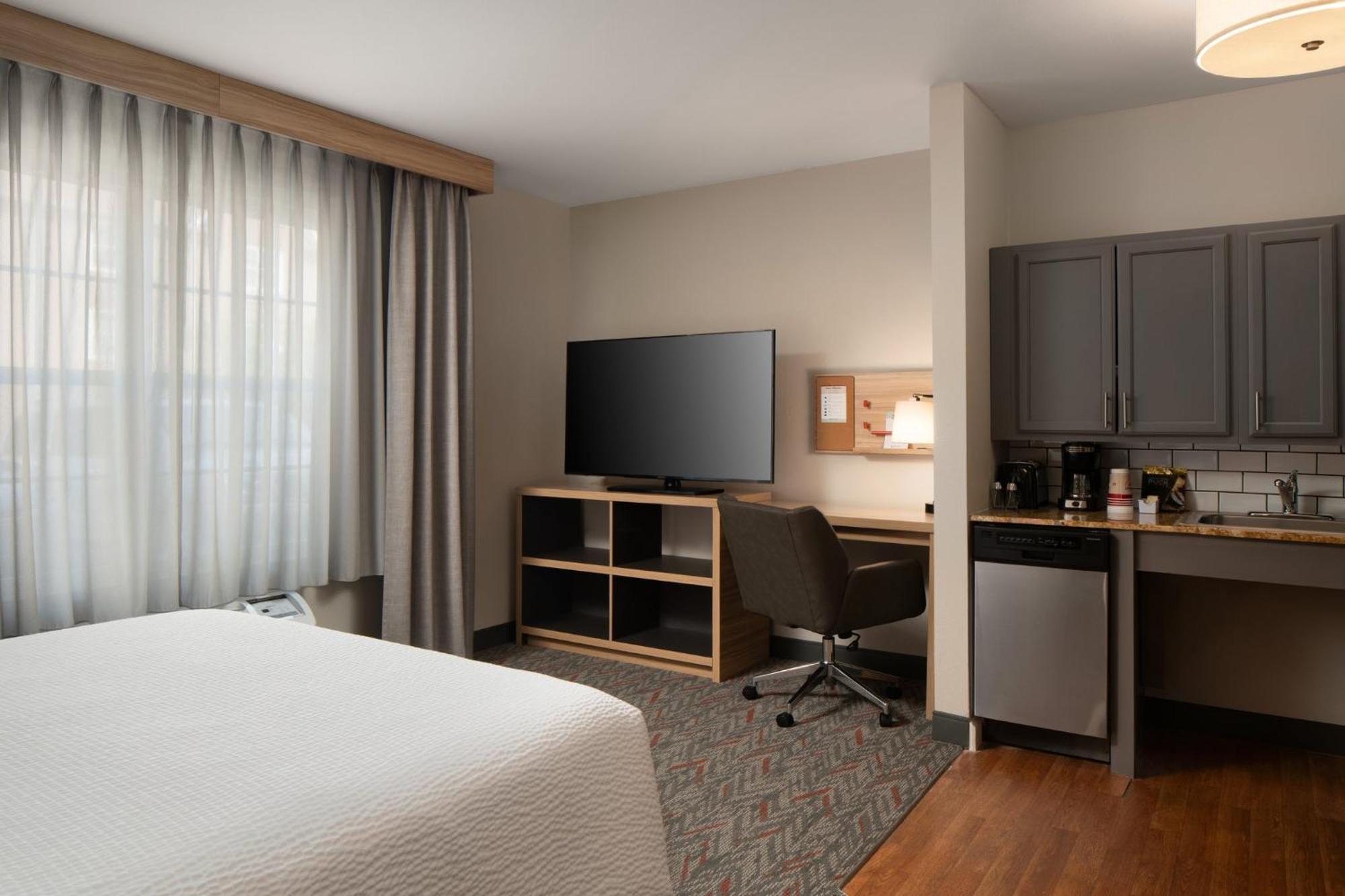 Candlewood Suites St Louis St Charles By Ihg Saint Charles Exterior photo